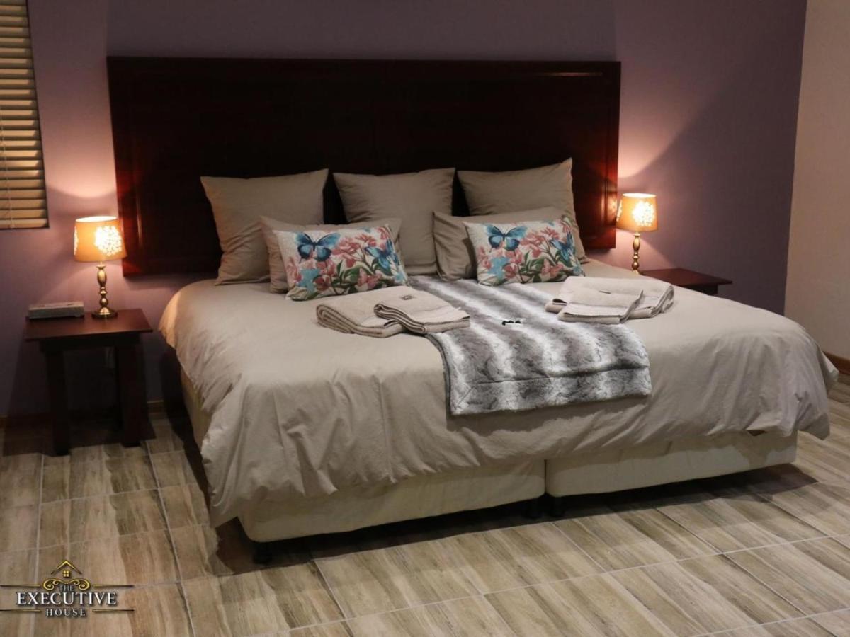 The Executive House Bed & Breakfast Newcastle Bagian luar foto