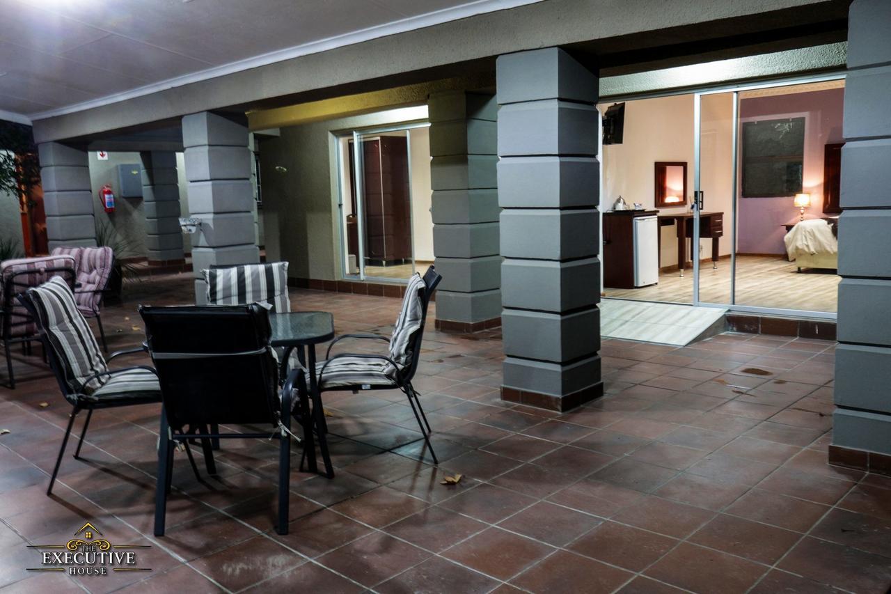 The Executive House Bed & Breakfast Newcastle Bagian luar foto