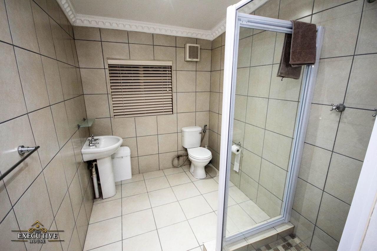 The Executive House Bed & Breakfast Newcastle Bagian luar foto