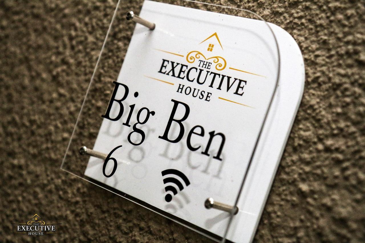 The Executive House Bed & Breakfast Newcastle Bagian luar foto